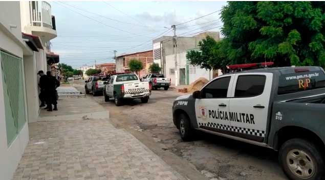 Homem é detido pela Polícia Militar suspeito de violência doméstica no Bairro Bom Jardim em Mossoró