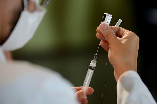 Farmacêutica Moderna inicia testes clínicos para vacina contra HIV