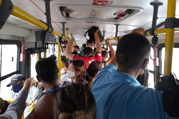 Natalenses enfrentam ônibus lotados em dia de greve dos rodoviários