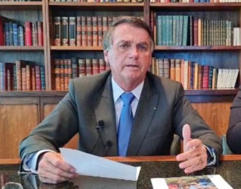 Bolsonaro diz que vai mostrar em live relatórios pedidos ao BNDES