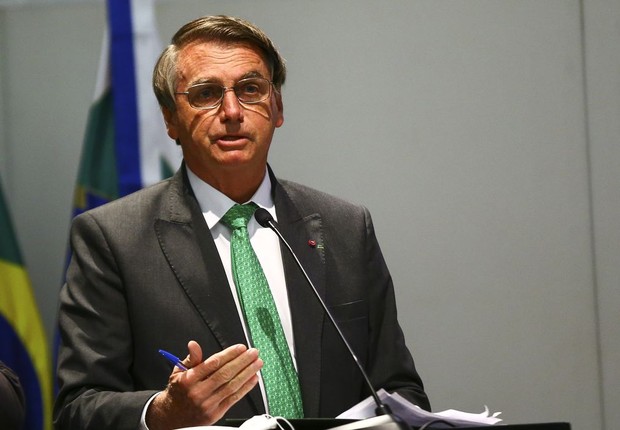 Bolsonaro diz que PEC dos Combustíveis será entregue na próxima semana