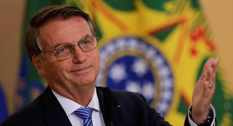 Bolsonaro diz que escolha do vice será ‘aos 48 do segundo tempo’