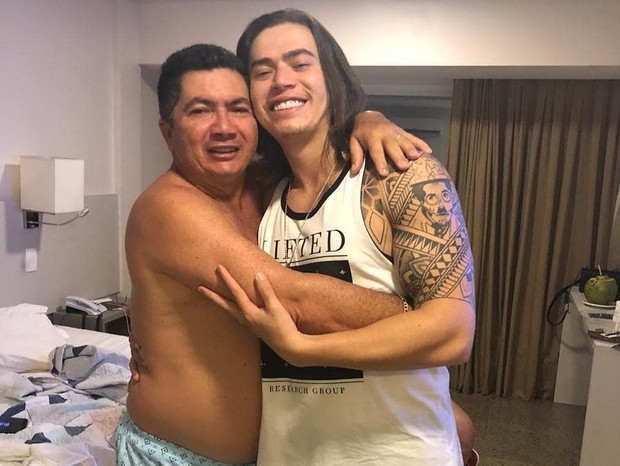 Pai de Whindersson sobre Luísa: “Alguém conhecia antes do meu filho?”