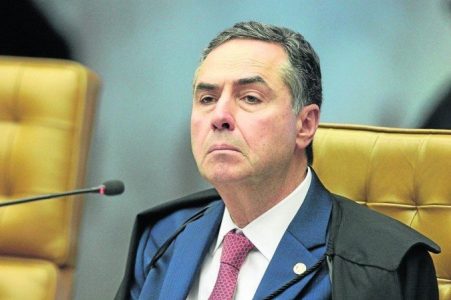 Ministro Barroso diz que “é preciso regular a internet e as mídias sociais”