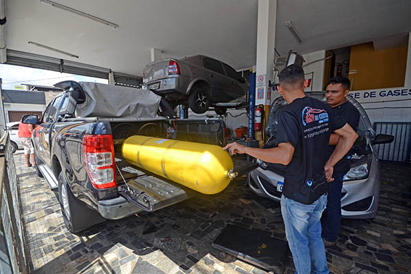Potigás inicia concessão de bônus de R$ 1 mil a motoristas que converterem carro para GNV