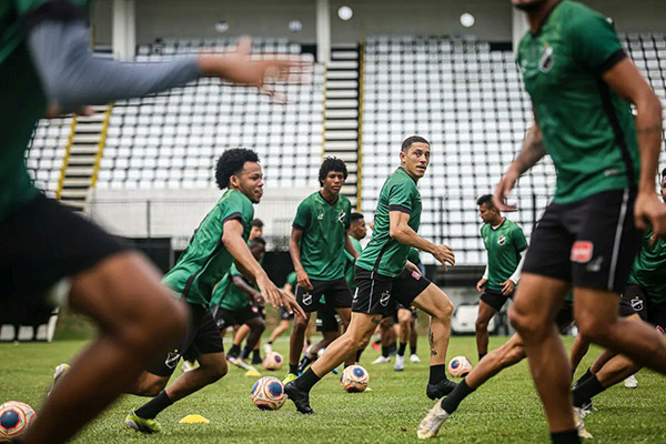 ABC entra em campo dependendo de si próprio