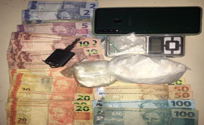 Franklin do Nascimento ainda tentou subornar os policiais militares oferecendo 600 reais; O fato ocorreu na noite deste sábado (12)