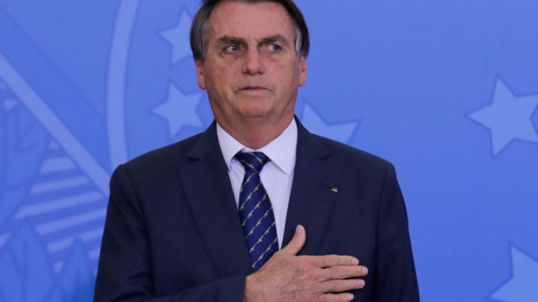 Bolsonaro volta a criticar STF: “Brincando de nos controlar”