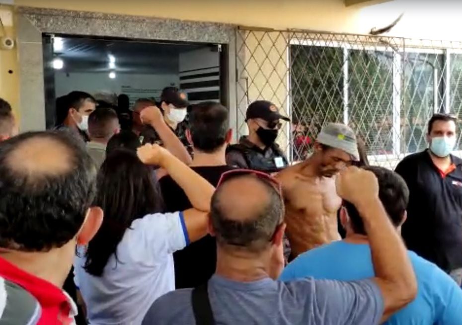 PM leva preso para delegacia em Natal, mas volta com ele porque delegado não recebe