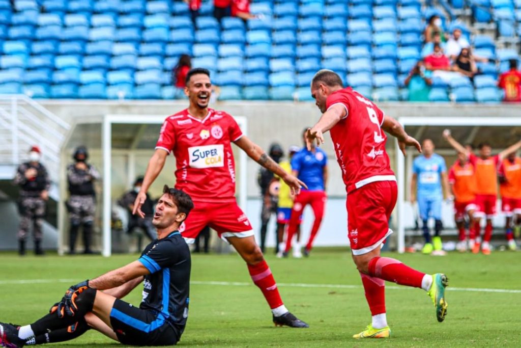 De virada, América vence Potiguar de Mossoró e avança à semifinal