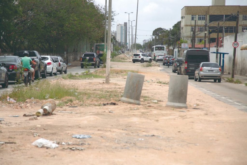 Atraso de obra prejudica comércio e população em Natal