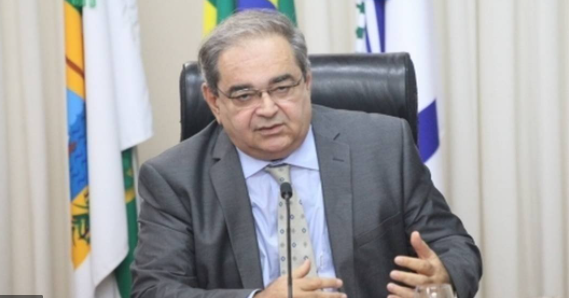 Álvaro Dias diz que Ezequiel Ferreira é um bom nome para o Governo e que ele vai terminar seu mandato de Prefeito