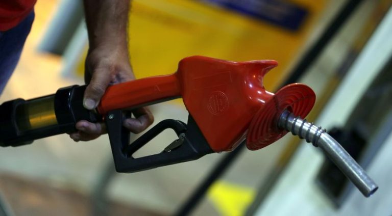 PEC dos Combustíveis, que permite zerar imposto sobre gasolina, diesel e gás até 2023, é apresentada na câmara