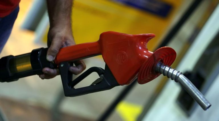 PEC dos Combustíveis, que permite zerar imposto sobre gasolina, diesel e gás até 2023, é apresentada na câmara