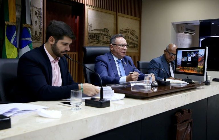 Câmara de Natal pede informações ao TCE sobre contas de Carlos Eduardo ainda não julgadas e que podem deixá-lo inelegível