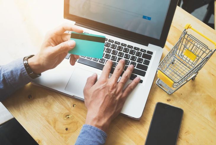 E-commerce brasileiro cresceu 27% em 2021 e faturou R$ 161 bilhões