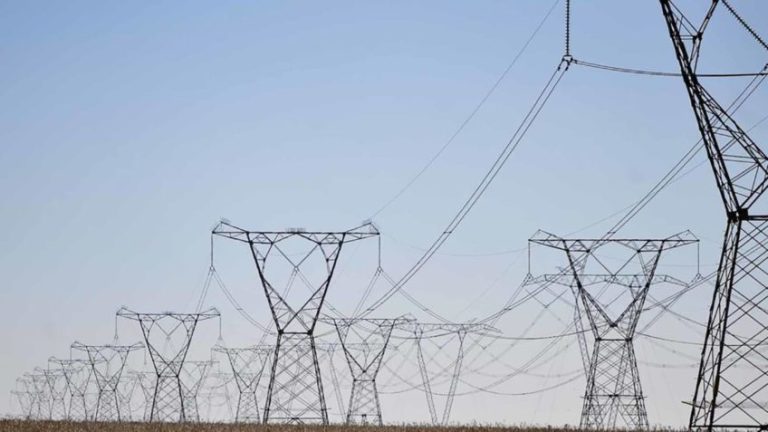 Conta de luz continuará com valor extra pelo menos até abril