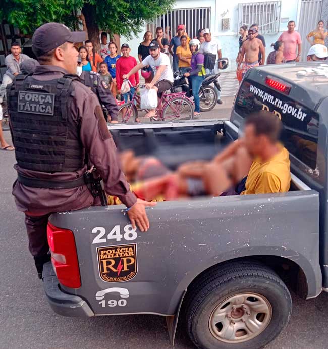 Abordagem da PM no Bairro Santo Antônio em Mossoró, termina com três suspeitos baleados e um detido