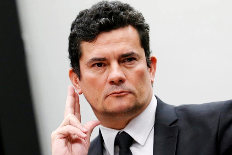 Política ‘Não tenho rabo preso’, diz Moro em nova crítica a Lula e Bolsonaro