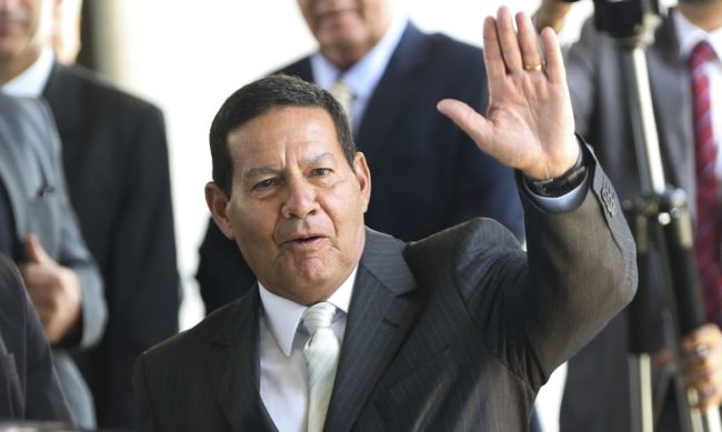 Mourão confirma que não será vice de Bolsonaro em 2022