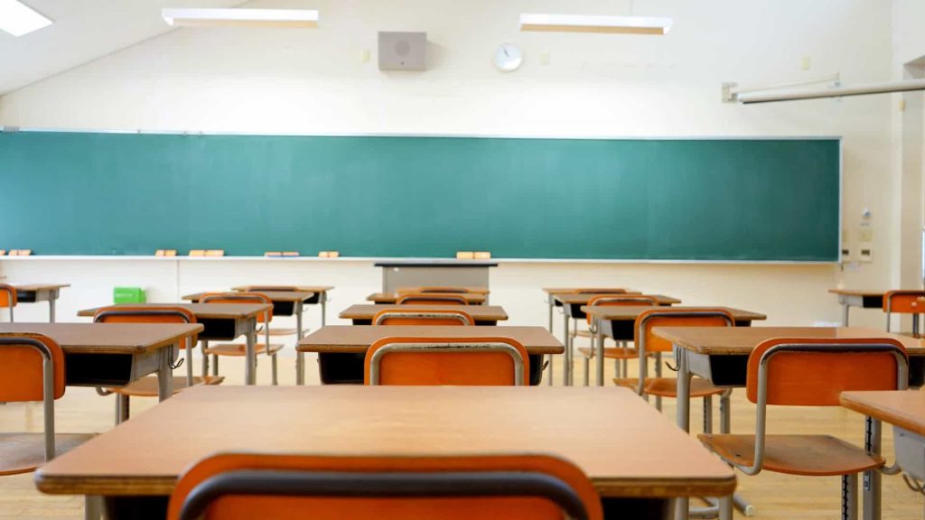 Parcela de criancas de 6 a 7 anos que não sabem ler e escrever chega a 41%
