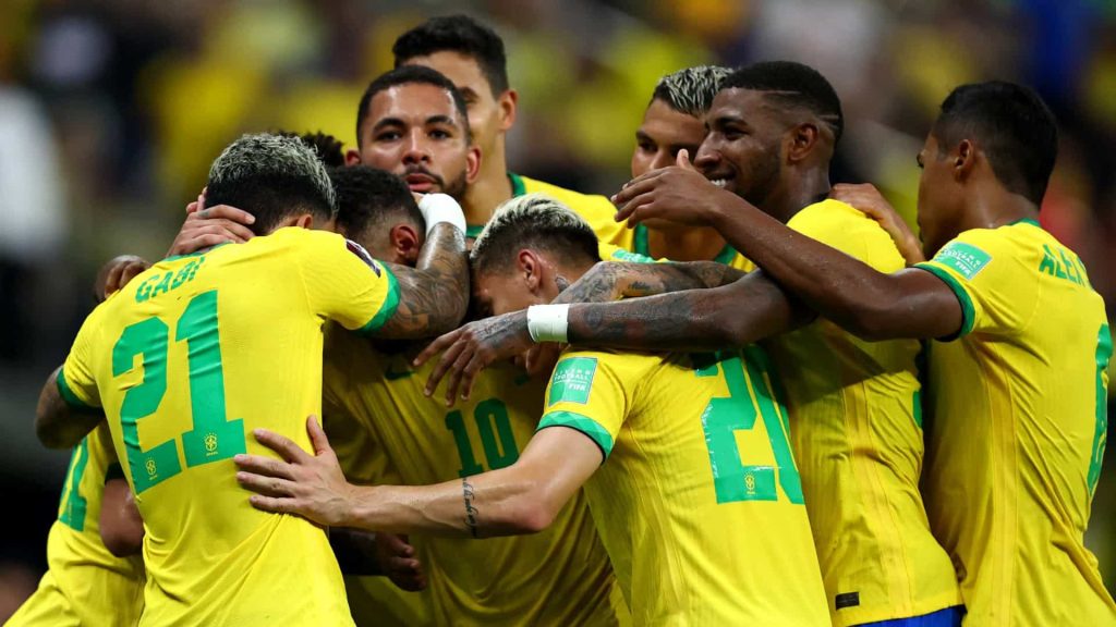 Brasil enfrenta o Paraguai para encerrar sequência sem vitórias