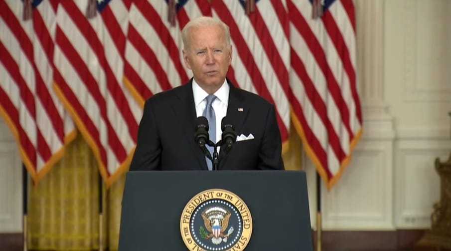 Biden envia caças para a Polônia e diz para americanos saírem imediatamente da Ucrânia