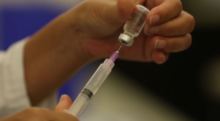 Entenda o debate sobre aplicação da 4ª dose da vacina da Covid-19 no Brasil