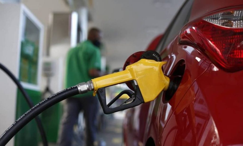 Preço médio da gasolina cai no RN, mas é a 4ª mais cara do país