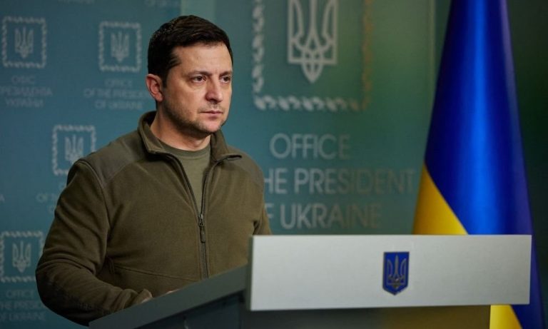 Zelensky recusa resgate pelos EUA: “Preciso de armas, não de carona”