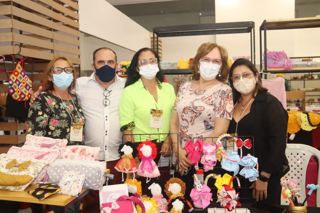 Senadora Zenaide visita FIART e destaca valorização do artesanato