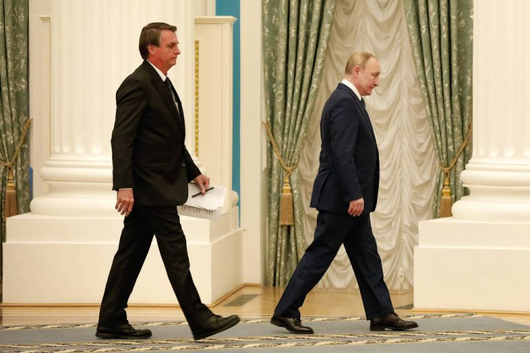 EUA indicam mudança de tom e elogiam Brasil após críticas por ida de Bolsonaro à Rússia