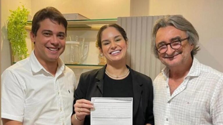 Ex do DJ Ivis, Pamella Holanda se filia ao partido de Bolsonaro e pode concorrer a deputada federal
