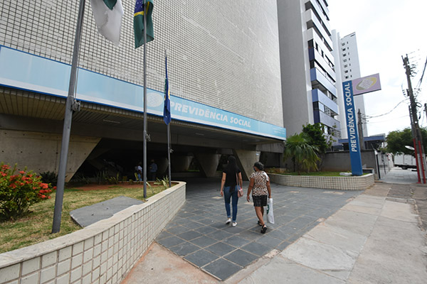 INSS volta a agendar atendimento presencial após quase dois anos