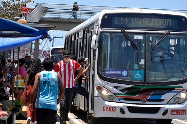 Linhas de ônibus em Felipe Camarão sofrem desvios a partir desta segunda