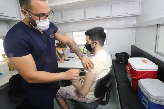 Natal amplia vacinação contra covid-19 com ponto extra na Feirinha de Mirassol