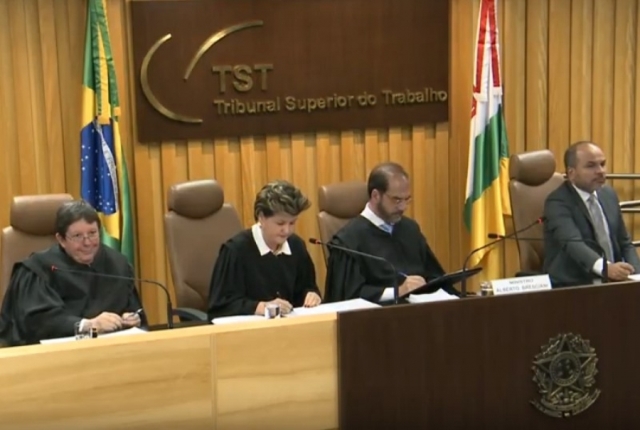 TST vai gastar mais de meio milhão de reais em cadeiras para ministros