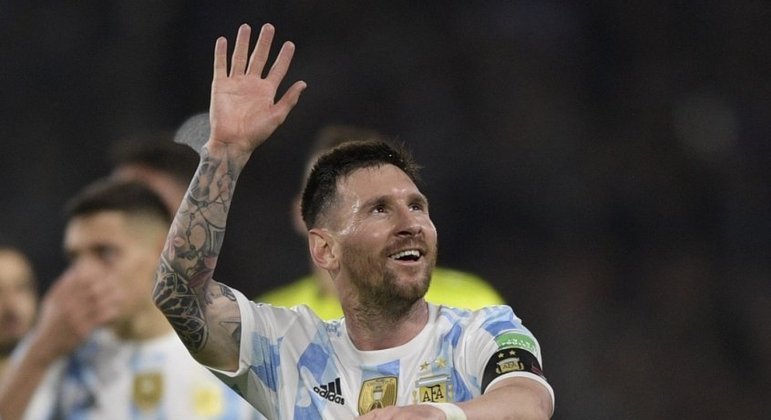 Messi cogita se aposentar da seleção argentina após a Copa
