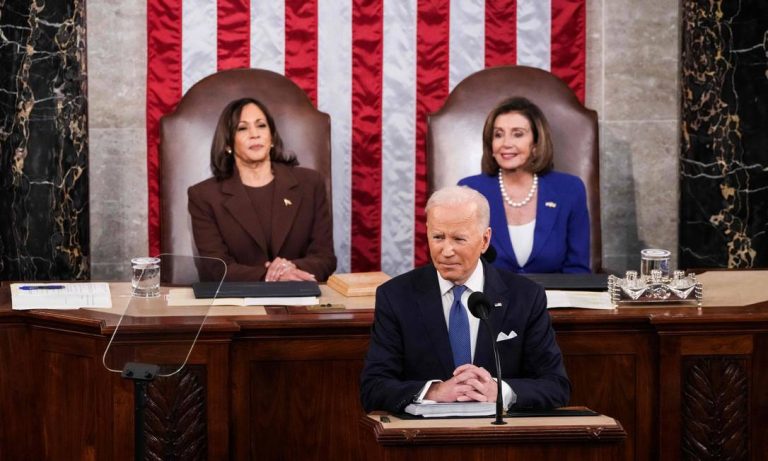 Biden ataca o Kremlin e bane aviões russos dos céus dos EUA