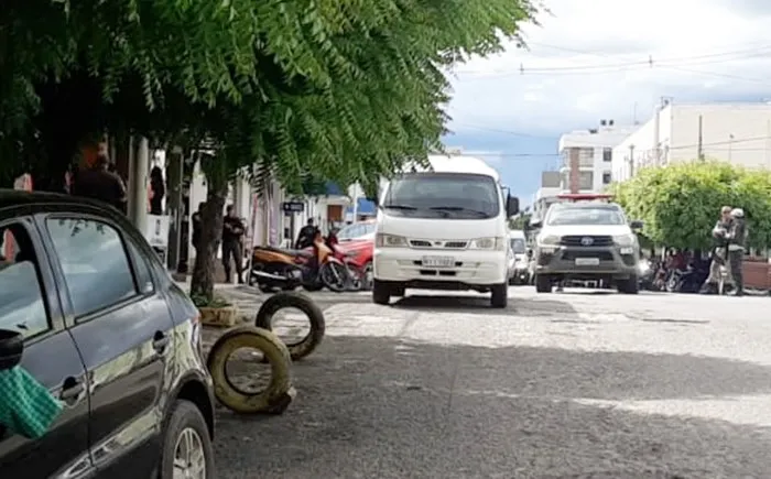 Loja de importados é assaltada por homens armados na tarde desta quinta (24) em Caicó (RN)