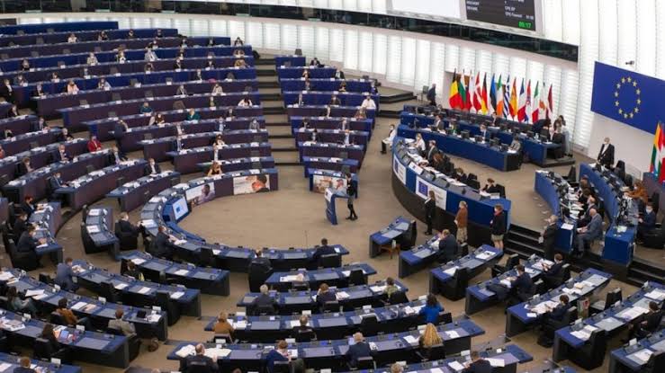 Parlamento Europeu aprova entrada da Ucrânia na UE