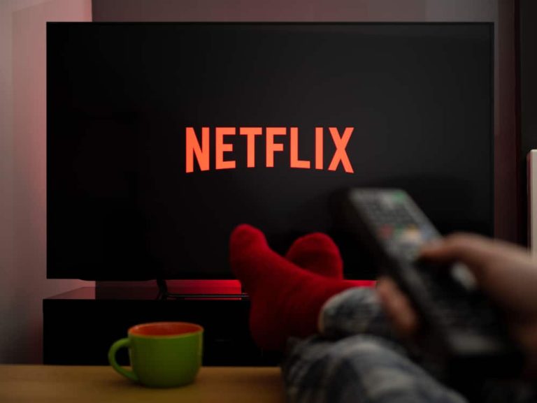 Netflix vai cobrar taxa de quem divide conta com amigos