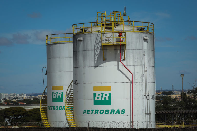 EUA pedem que Brasil produza mais petróleo, diz MME
