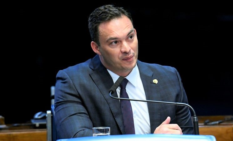 Styvenson sugere castração química a Arthur do Val por fala sobre refugiadas