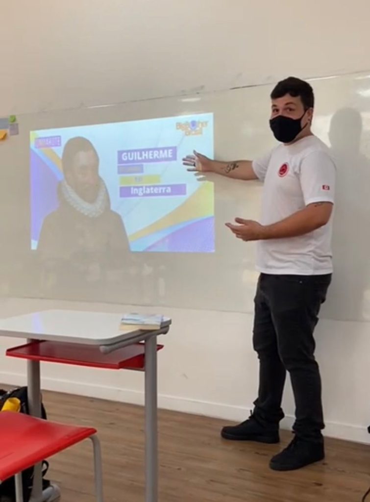 De BBB a acidente radiativo: como professor de escola natalense tem mudado forma de ensinar com criatividade e inovação