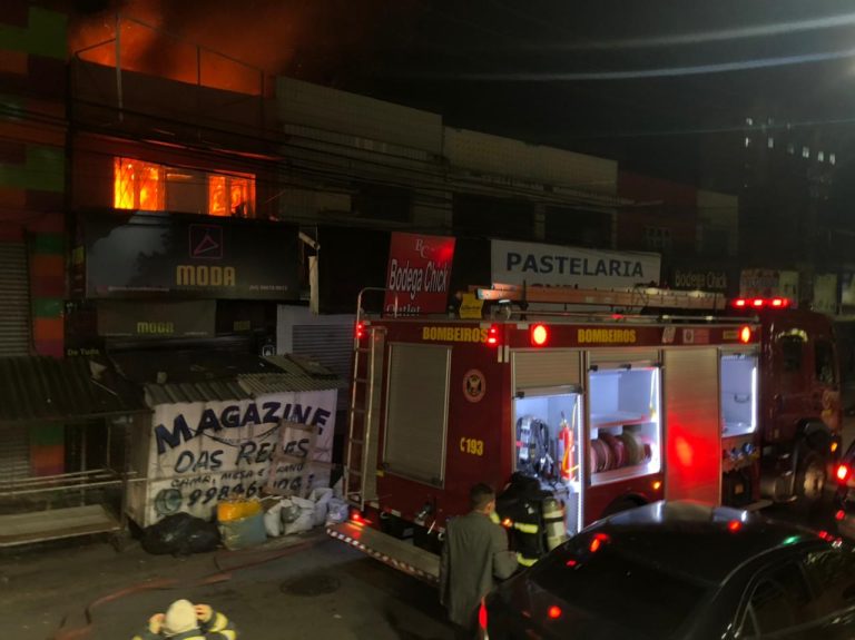 Incêndio atinge loja de roupas no Alecrim