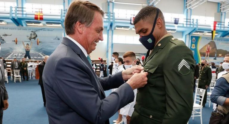 Bolsonaro cria condecoração Medalha do Serviço Militar