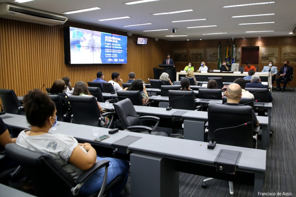 Situação dos carroceiros volta a ser debatida na Câmara de Natal (RN)