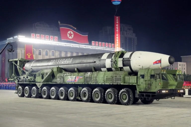 Coreia do Norte testa ‘maior míssil balístico’