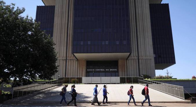 Para conter inflação, taxa básica de juros pode chegar a 11,75% nesta semana